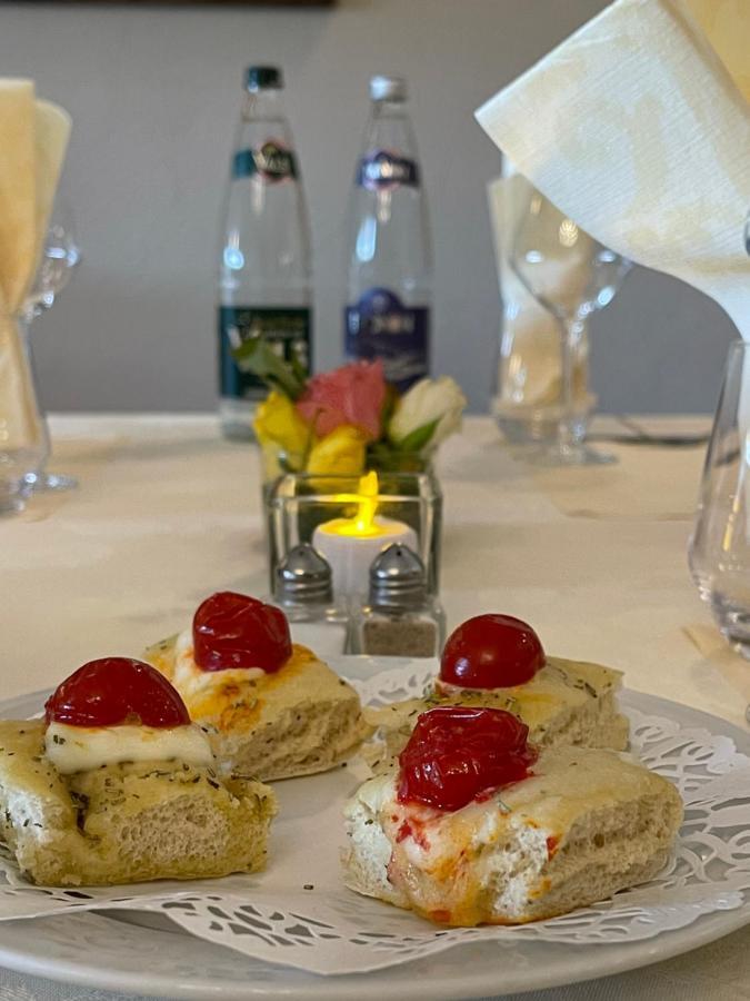 Vallon-Pont-dʼArc Hotel Berneron מראה חיצוני תמונה