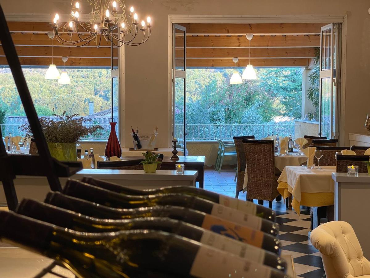 Vallon-Pont-dʼArc Hotel Berneron מראה חיצוני תמונה