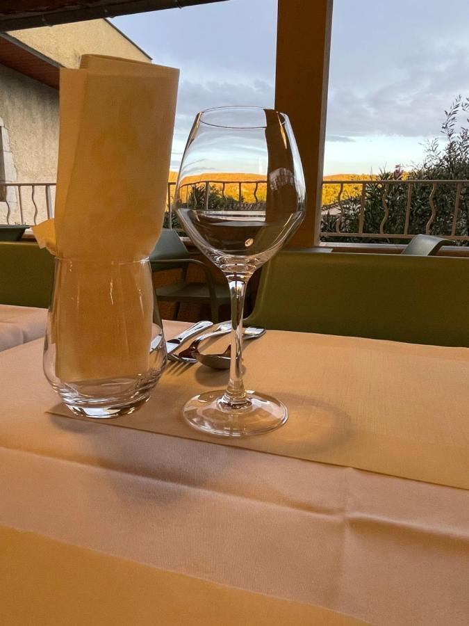 Vallon-Pont-dʼArc Hotel Berneron מראה חיצוני תמונה