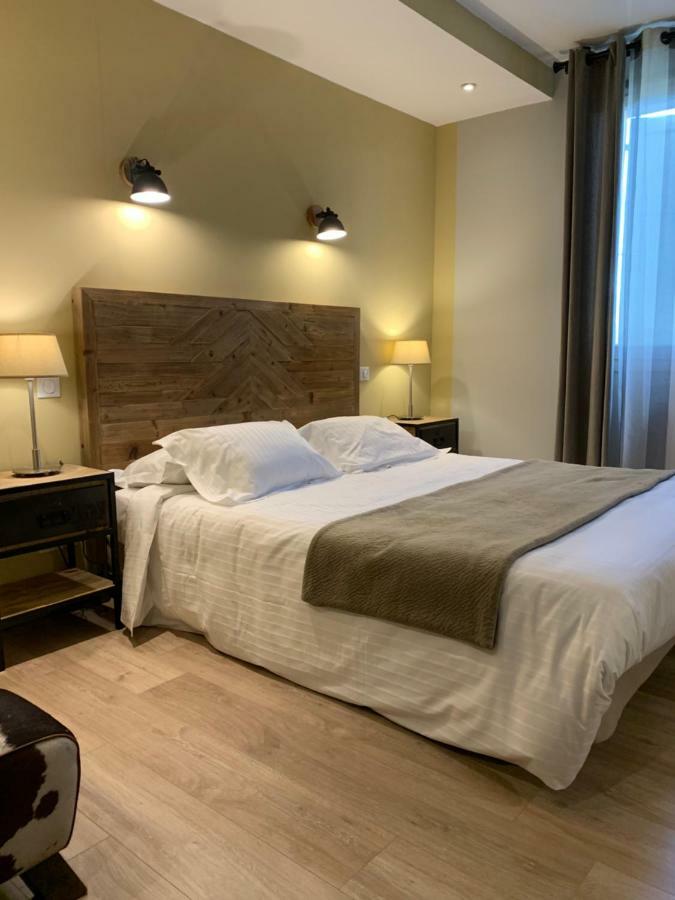 Vallon-Pont-dʼArc Hotel Berneron מראה חיצוני תמונה