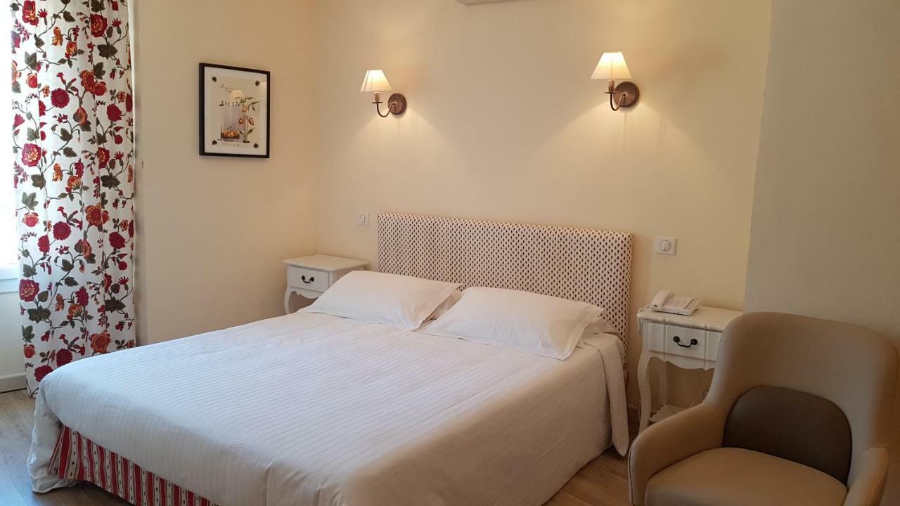 Vallon-Pont-dʼArc Hotel Berneron מראה חיצוני תמונה