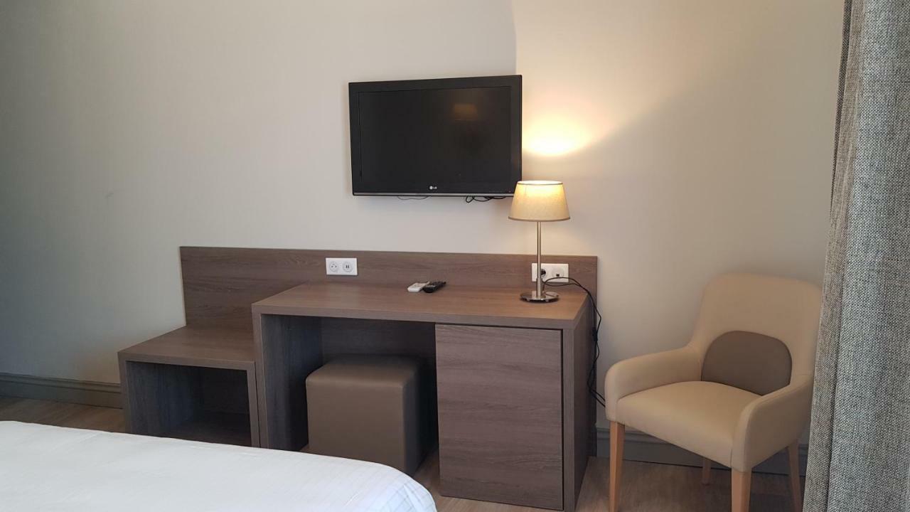 Vallon-Pont-dʼArc Hotel Berneron מראה חיצוני תמונה