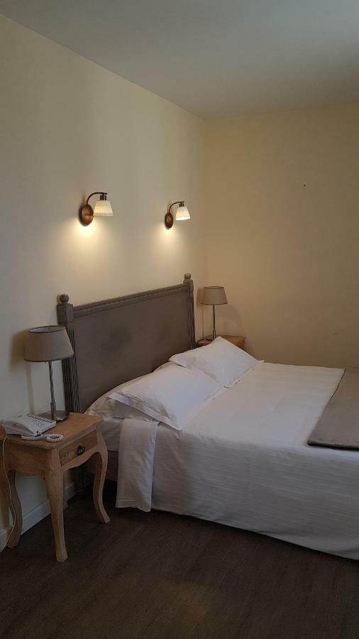 Vallon-Pont-dʼArc Hotel Berneron מראה חיצוני תמונה